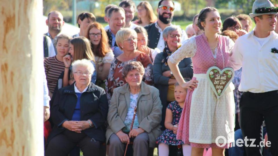 Goldener Oktober bei der Kirwa im Oberland: In Schleißdorf genossen hunderte Besucher eine zünftige Spätsommer-Kirchweih. Bild: gri