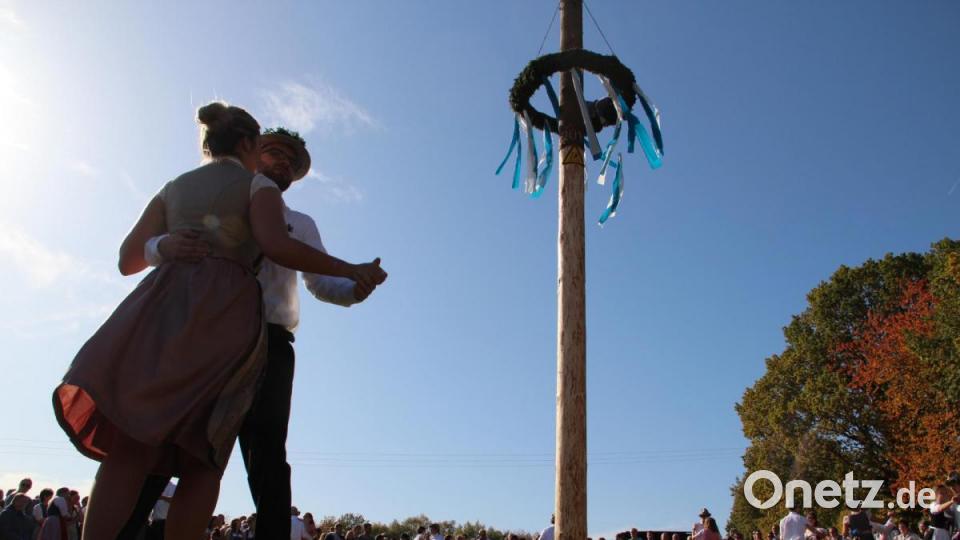Goldener Oktober bei der Kirwa im Oberland: In Schleißdorf genossen hunderte Besucher eine zünftige Spätsommer-Kirchweih. Bild: gri