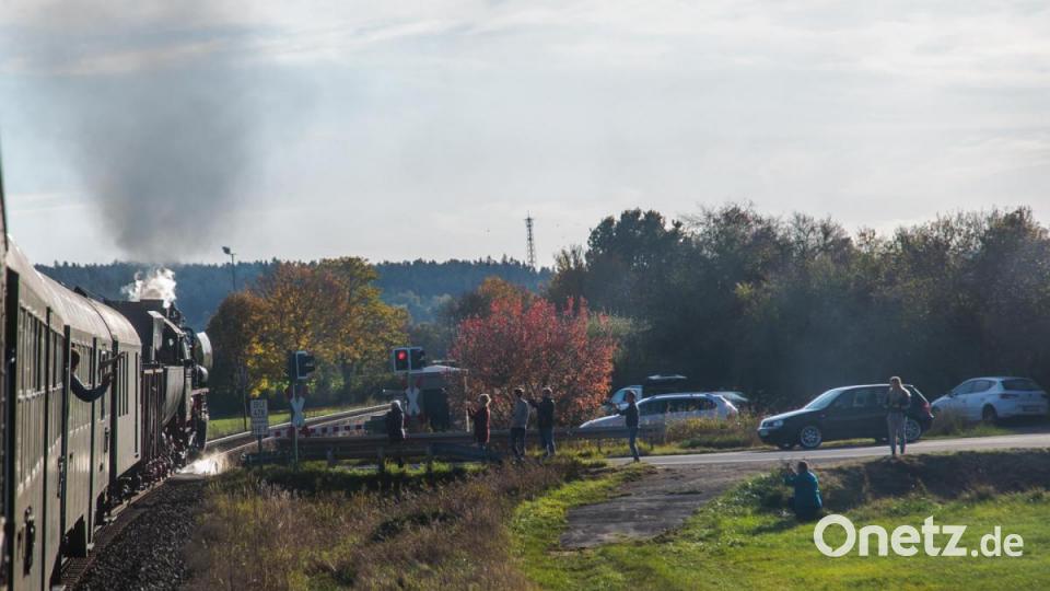 Impressionen von der Fahrt eines historischen Zugs durch die Oberpfalz. Bild: Reinhold Buchner