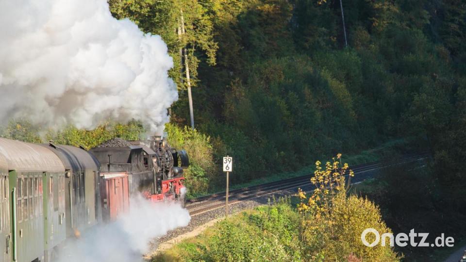 Impressionen von der Fahrt eines historischen Zugs durch die Oberpfalz. Bild: Reinhold Buchner