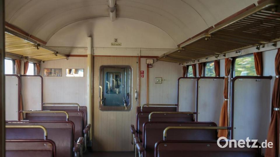 Impressionen von der Fahrt eines historischen Zugs durch die Oberpfalz. Bild: Reinhold Buchner