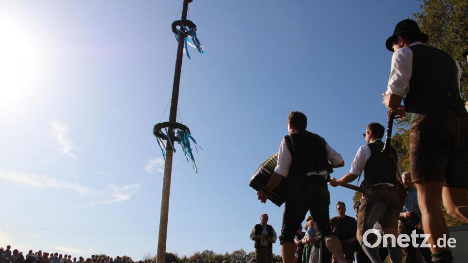 Goldener Oktober bei der Kirwa im Oberland: In Schleißdorf genossen hunderte Besucher eine zünftige Spätsommer-Kirchweih. Bild: gri