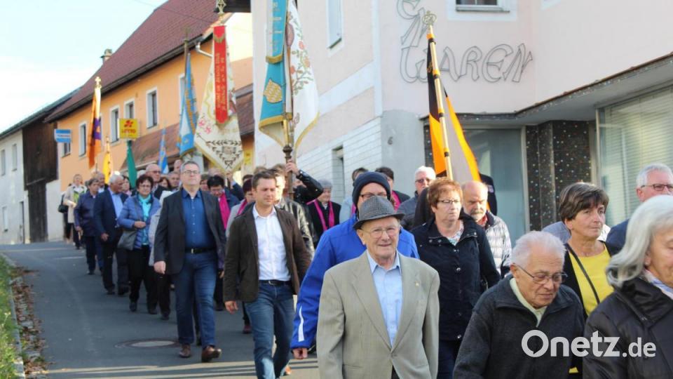 Kirchenzug durch Ebnath. Bild: soj
