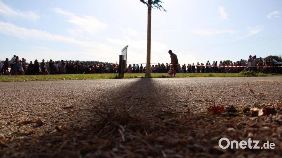 Goldener Oktober bei der Kirwa im Oberland: In Schleißdorf genossen hunderte Besucher eine zünftige Spätsommer-Kirchweih. Bild: gri