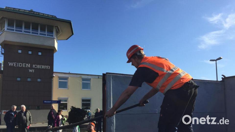 Impressionen von der Fahrt mit einem historischen Zug der Fränkischen Museumseisenbahn durch die Oberpfalz. Bild: esa