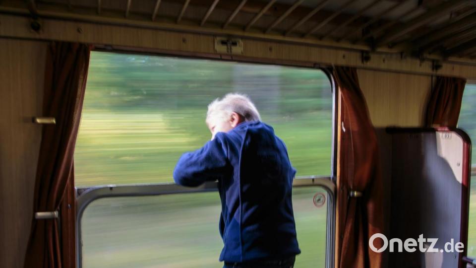 Impressionen von der Fahrt eines historischen Zugs durch die Oberpfalz. Bild: Reinhold Buchner