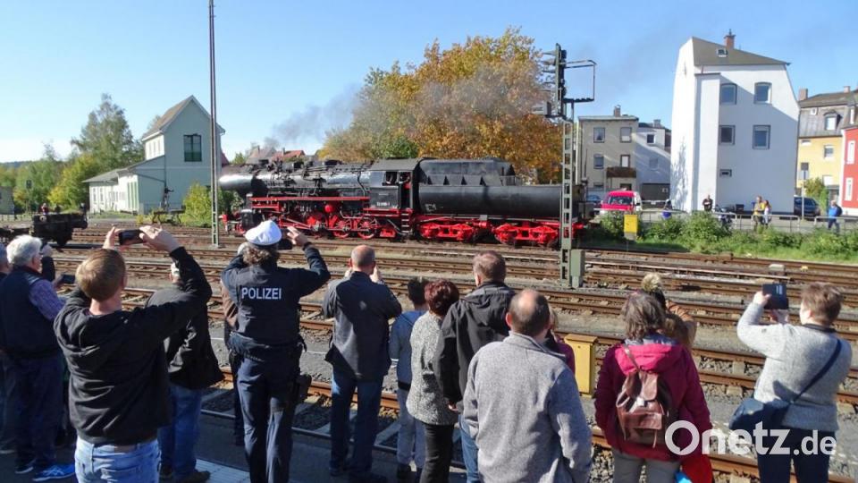 Impressionen von der Fahrt mit einem historischen Zug der Fränkischen Museumseisenbahn durch die Oberpfalz. Bild: Dobmeier