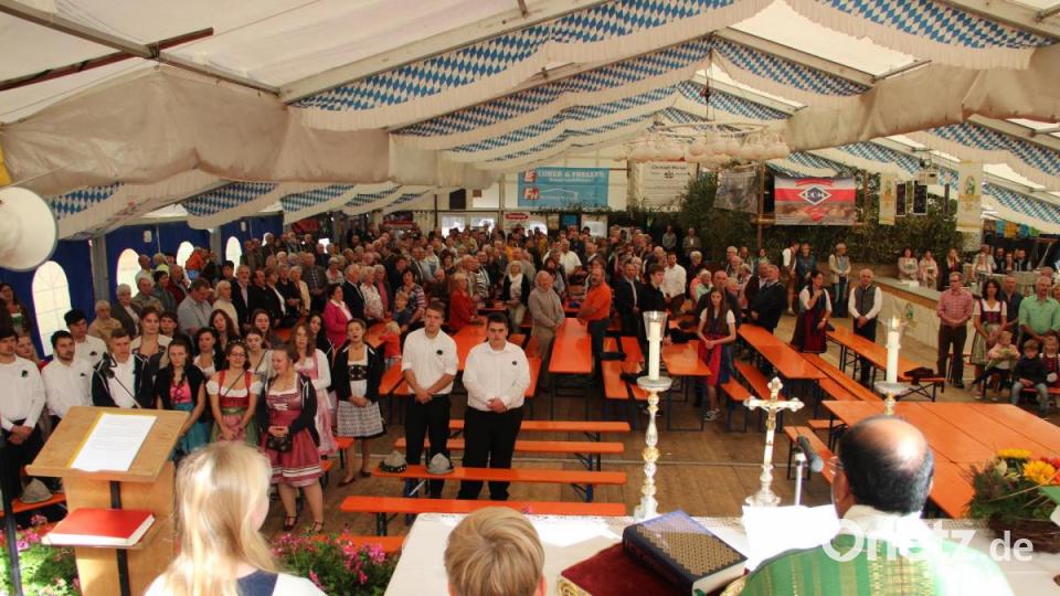Goldener Oktober bei der Kirwa im Oberland: In Schleißdorf genossen hunderte Besucher eine zünftige Spätsommer-Kirchweih. Bild: gri