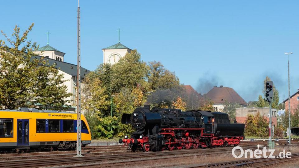 Impressionen von der Fahrt eines historischen Zugs durch die Oberpfalz. Bild: Reinhold Buchner