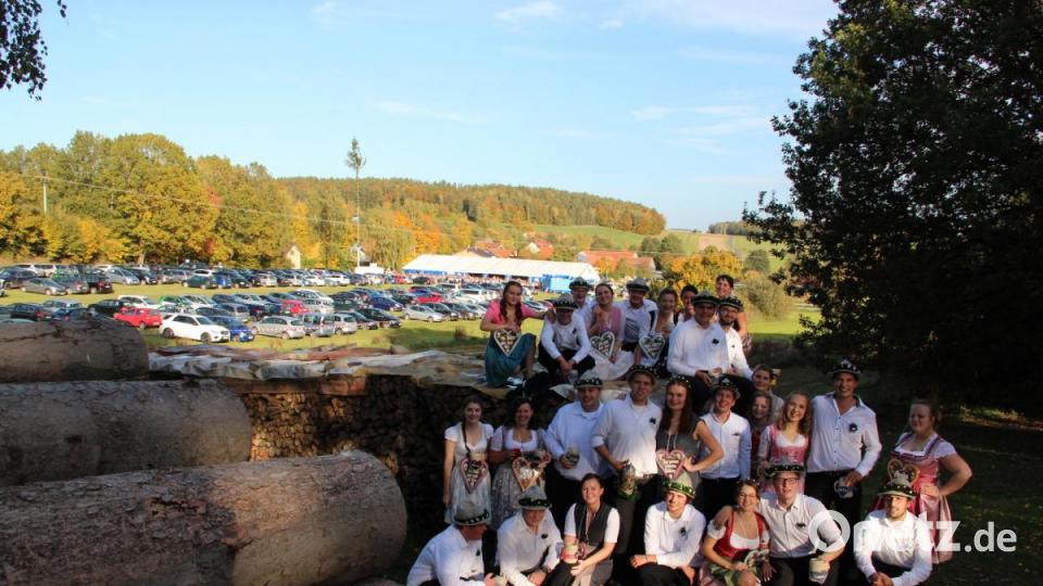 Goldener Oktober bei der Kirwa im Oberland: In Schleißdorf genossen hunderte Besucher eine zünftige Spätsommer-Kirchweih. Bild: gri