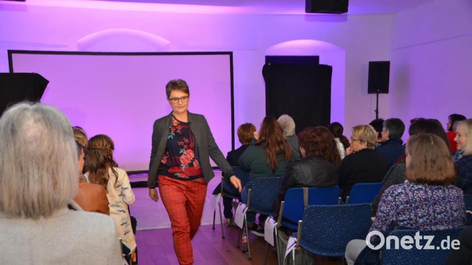 Die neuesten Modetrends für die Herbst- und Wintersaison erfuhren die Besucher bei der Neuauflage &quot;Mode im Schloss&quot;. Die Freien Wähler schlossen sich dafür mit den Geschäftsleuten der Stadt zusammen. Bild: dob