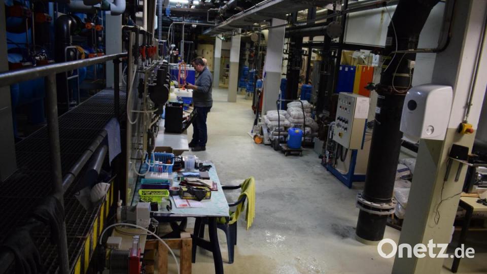 Je nach dem, wie groß das Bad ist, wie viele Becken, Whirlpools, Dampfbäder und Saunen es hat, dauert die In- oder Außerbetriebnahme zwischen drei Stunden oder drei Tagen. Bild: szl