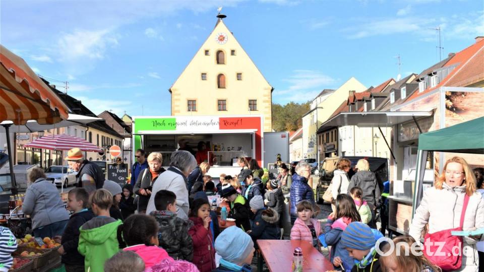 Beim Grafenwöhrer Wochenmarkt wird Herbstfest gefeiert. Bild: rgr