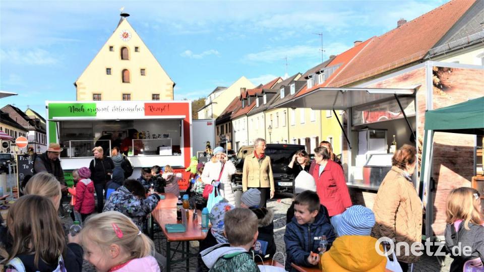 Beim Grafenwöhrer Wochenmarkt wird Herbstfest gefeiert. Bild: rgr