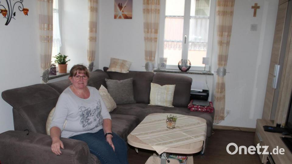 Bewohnerin Maria Stock fühlt sich in ihrer Zwei-Zimmer-Wohnung wohl. Bild: Susanne Forster