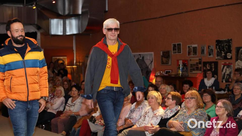 Models, Publikum, Künstler und Organisatoren brachten sich auf vielfältige Weise an zwei Tagen beim Abend der Mode ein. Bild: Oliver Zippe