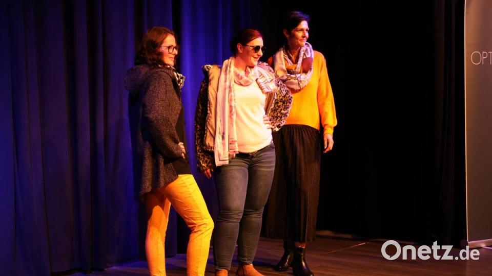 Models, Publikum, Künstler und Organisatoren brachten sich auf vielfältige Weise an zwei Tagen beim Abend der Mode ein. Bild: Oliver Zippe