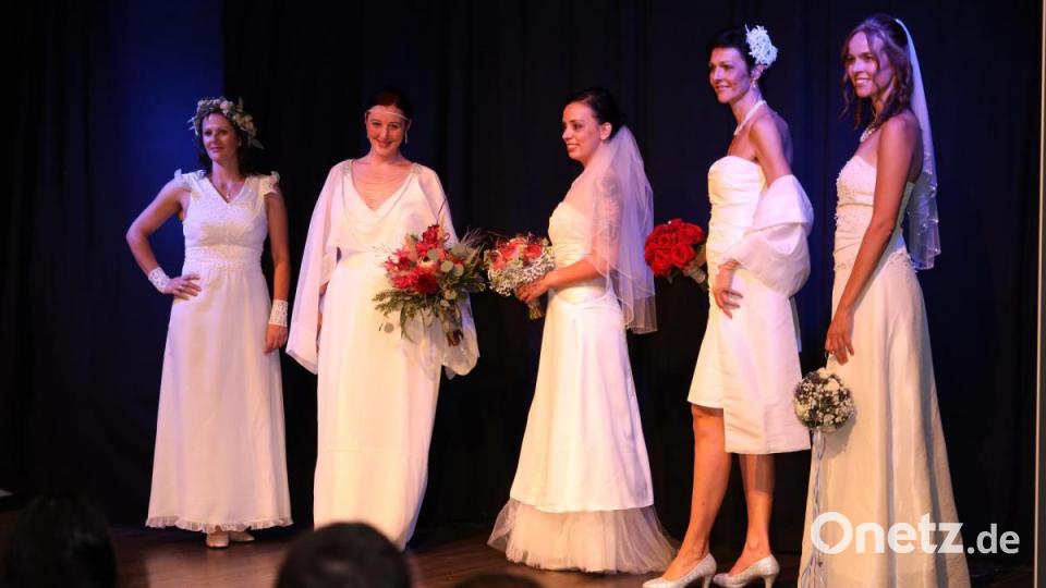 Models, Publikum, Künstler und Organisatoren brachten sich auf vielfältige Weise an zwei Tagen beim Abend der Mode ein. Bild: Oliver Zippe