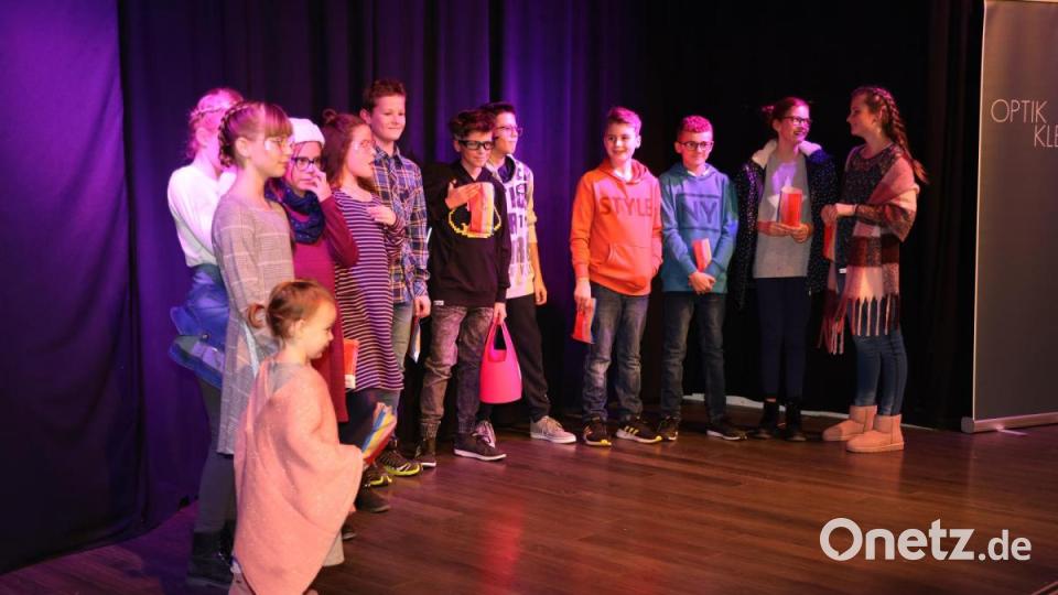 Models, Publikum, Künstler und Organisatoren brachten sich auf vielfältige Weise an zwei Tagen beim Abend der Mode ein. Bild: Oliver Zippe