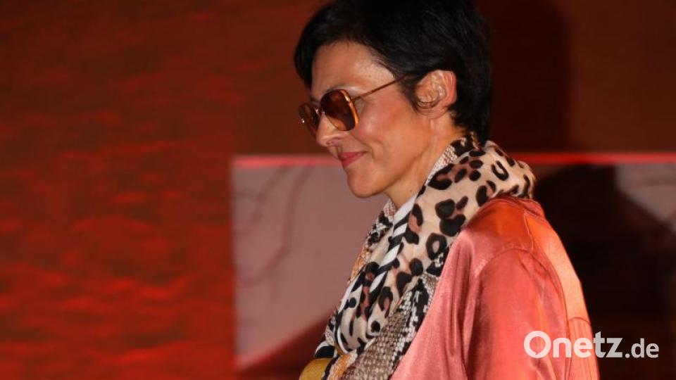 Models, Publikum, Künstler und Organisatoren brachten sich auf vielfältige Weise an zwei Tagen beim Abend der Mode ein. Bild: Oliver Zippe