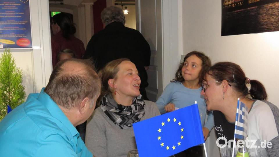 Die Nacht war lang und die Gespräche ausgiebig. Bild: ubb