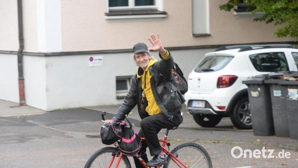 Da hats doch mal geregnet. Nach zwei Durchläufen bei Sonnenschein im Juli und August beteiligten sich trotz Regen zwar nicht so viele, aber weit über hunderte Teilnehmer an der dritten Auflage des Critical Mass in Amberg. Bild: Andreas Brückmann