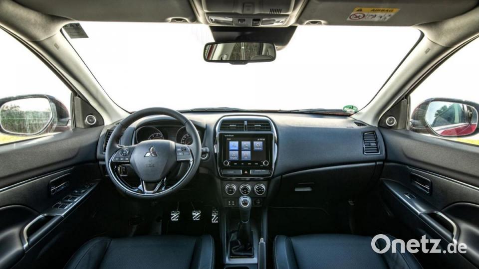 Deutlich modernisiert hat Mitsubishi auch den Innenraum des ASX. Über das 8-Zoll-Touchscreen lässt sich das moderne Infotainment bedienen. Bild: Mitsubishi
