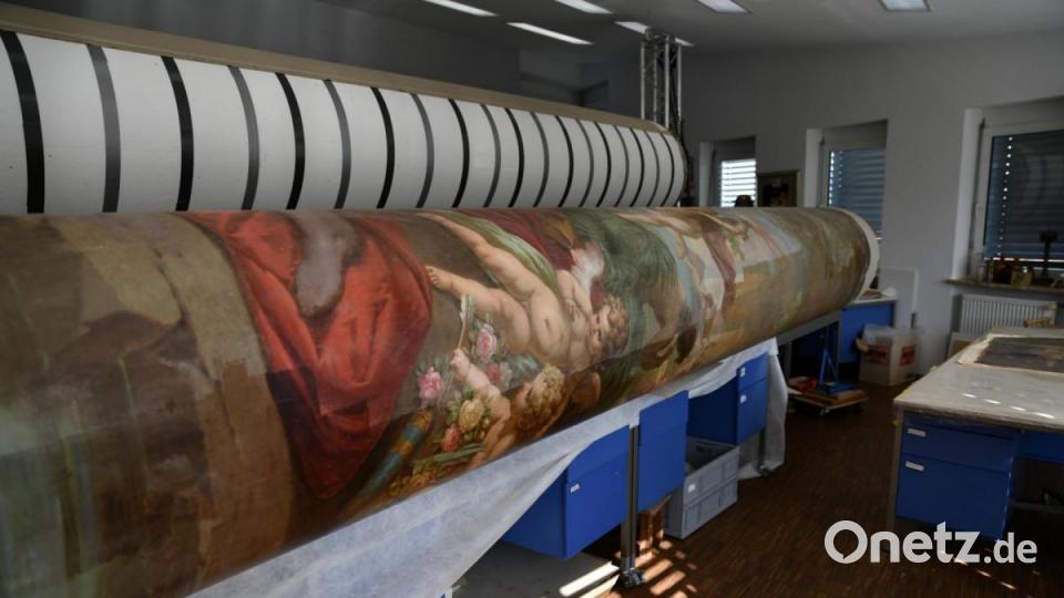 Die Restaurierung des Heiligen Grabes schreitet voran. Bei einem Besuch in Parsberg machte sich die Steinwaldia ein Bild davon. Bild: wro