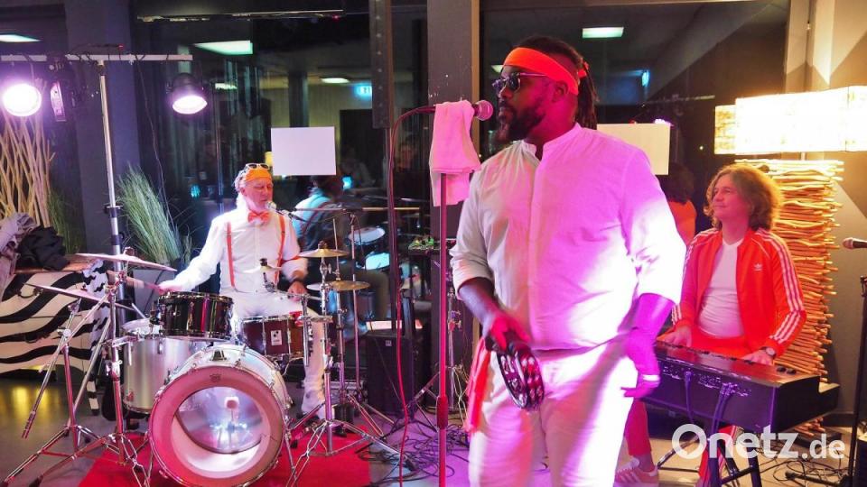 Trio Tanquoray sorgt für musikalische Unterhaltung. Bild: Bühner