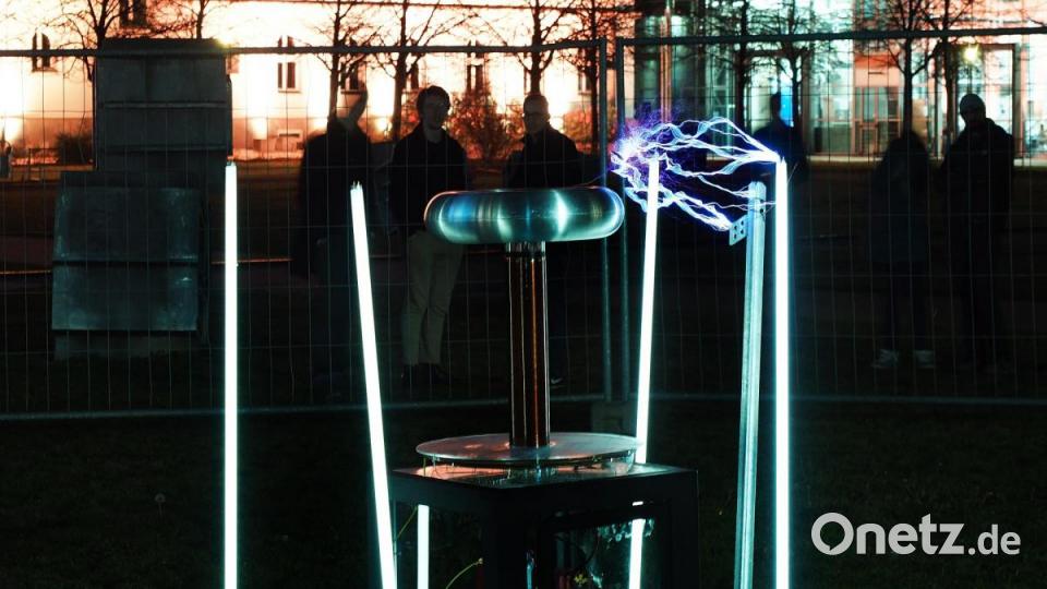 Bei der Nacht der Wissenschaft an der Ostbayerischen Technischen Hochschule gab es am Freitagabend einiges zu entdecken. Bild: Petra Hartl