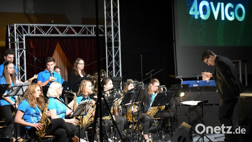 Die Big-Band des Ortenburg-Gymnasiums in Aktion. Bild: Tobias Schwarzmeier