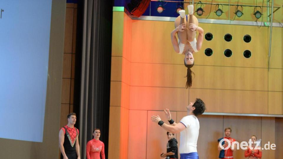 Am frühen Nachmittag waren es dann fast 50 Leistungssportpaare, die um Qualifizierungspunkte für die Deutsche Meisterschaft im Rock’n’Roll Akrobatik tanzten. Bild: Andreas Brückmann