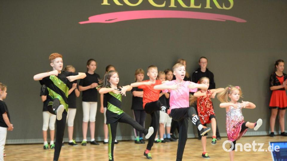 Eröffnet am Vormittag mit einem Breitensportturnier, zu dem der Tanznachwuchs aus der ganzen Nordbayerischen Region kam. 17 Paare in drei Startklassen stellten sich der Jury. Bild: Andreas Brückmann