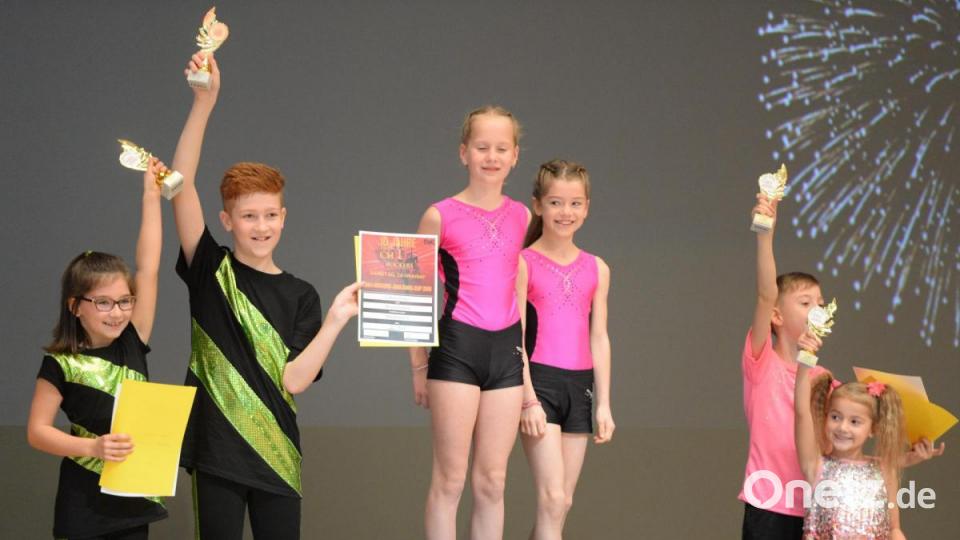Eröffnet am Vormittag mit einem Breitensportturnier, zu dem der Tanznachwuchs aus der ganzen Nordbayerischen Region kam. 17 Paare in drei Startklassen stellten sich der Jury. Bild: Andreas Brückmann