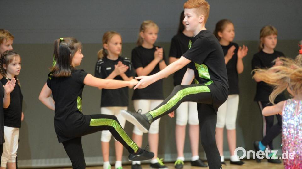 Eröffnet am Vormittag mit einem Breitensportturnier, zu dem der Tanznachwuchs aus der ganzen Nordbayerischen Region kam. 17 Paare in drei Startklassen stellten sich der Jury. Bild: Andreas Brückmann