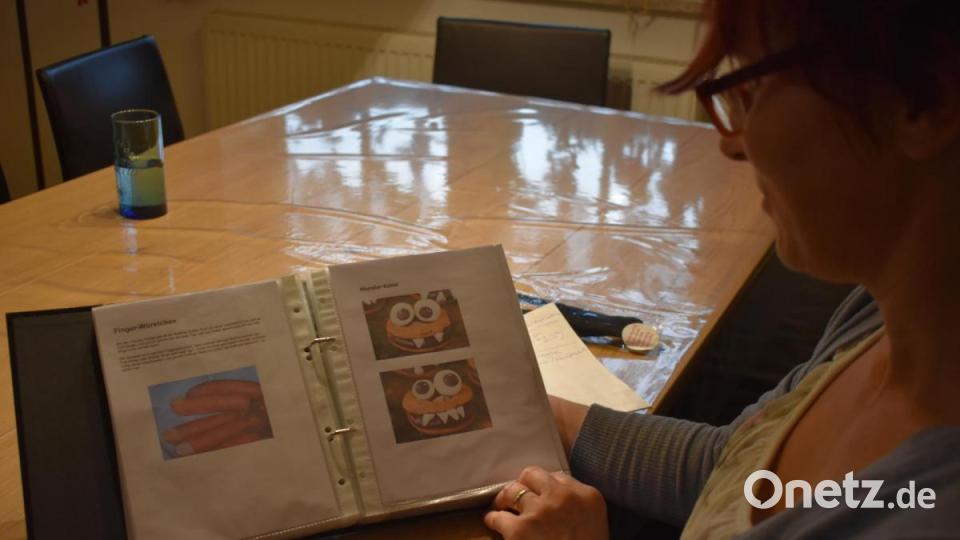 Leckere Rezepte für Halloween hat Yvonne Schmid in einem eigenen Buch gesammelt. Auf das Essen freuen sich ihre Kinder immer am meisten. Bild: lue