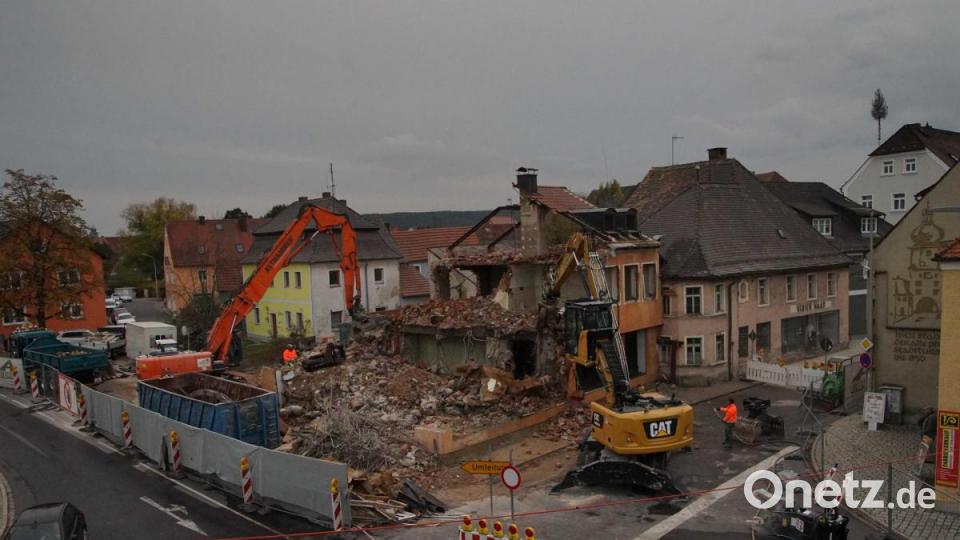 Abbruch Haas-Haus in Pfreimd. Bild: exb/Robert Eger