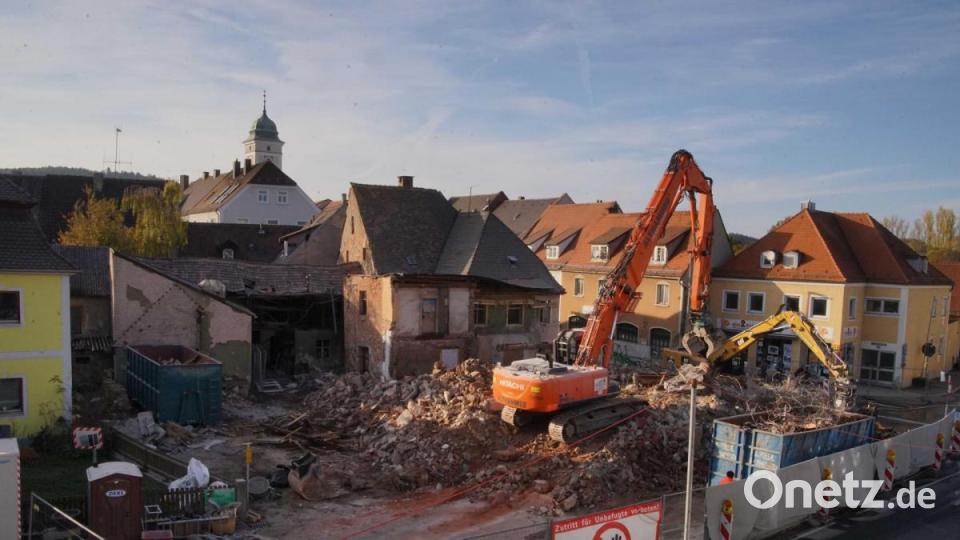 Abbruch Haas-Haus in Pfreimd. Bild: exb/Robert Eger