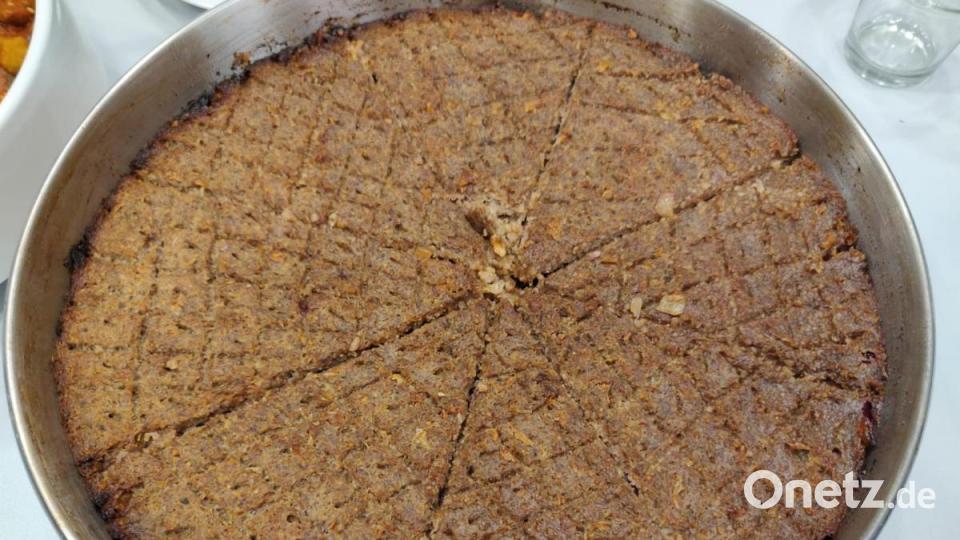 Arabisch kochen: Kibbeh bi-siniyeh ist im im arabischen Raum ein weit verbreitetes und beliebtes Gericht. Bild: td