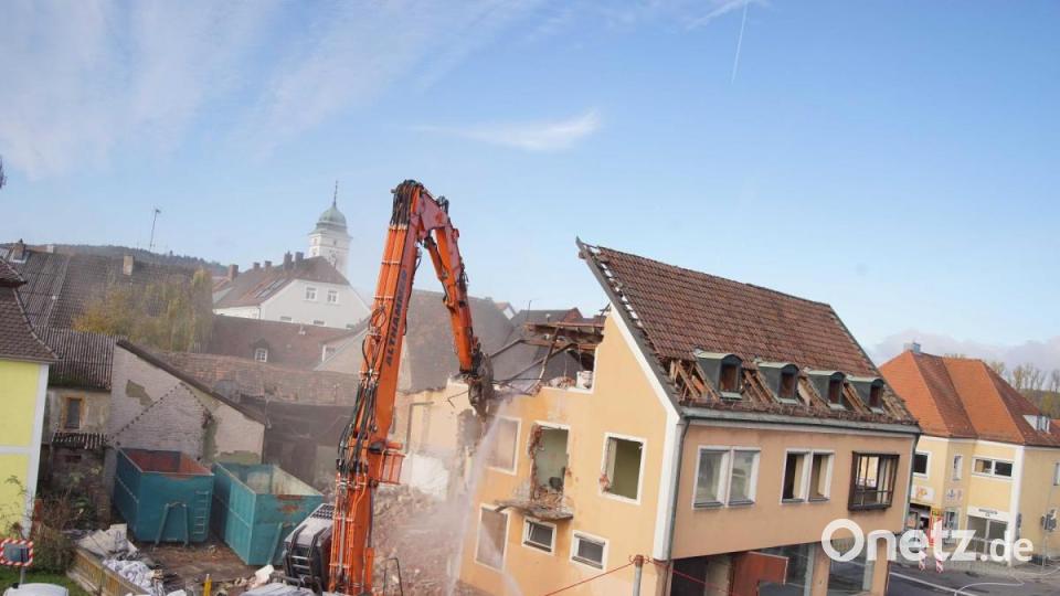 Abbruch Haas-Haus in Pfreimd. Bild: exb/Robert Eger