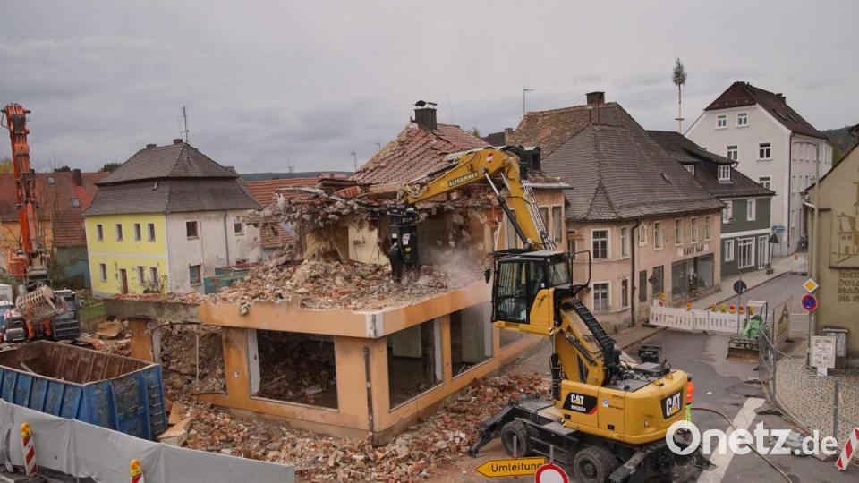 Abbruch Haas-Haus in Pfreimd. Bild: exb/Robert Eger