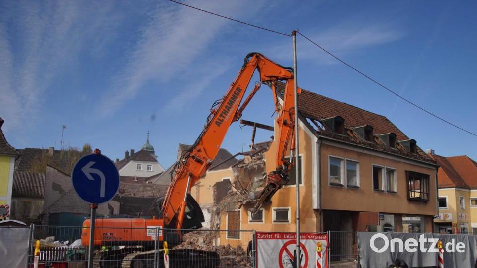 Abbruch Haas-Haus in Pfreimd. Bild: exb/Robert Eger