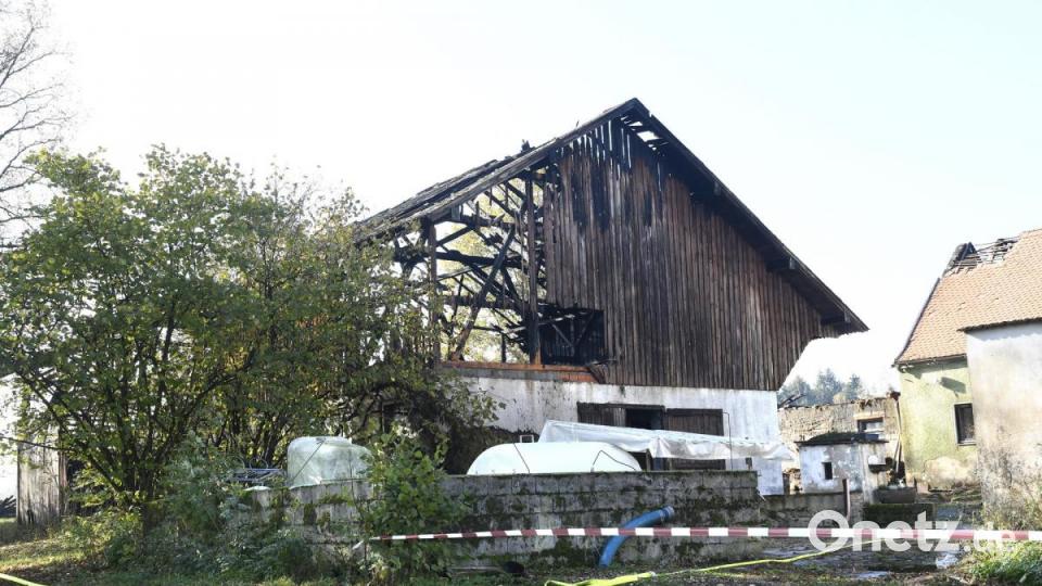 Abgebrannter Hof in Grünau bei Luhe-Wildenau Bild: Petra Hartl
