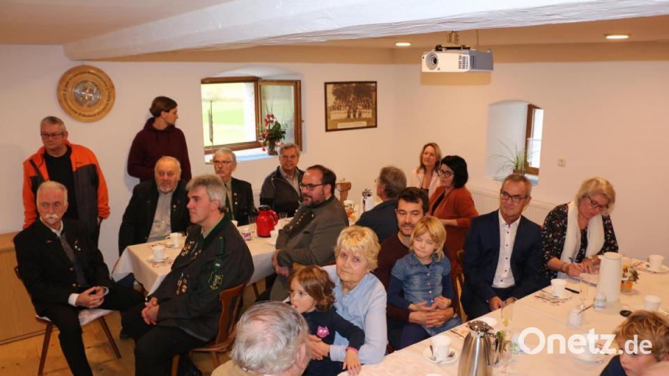 Zahlreiche Gäste waren zur Einweihung der neuen Schießbahn des Schützenvereins Silberbach Löschwitz-Kaibitz gekommen. Bild: rpp