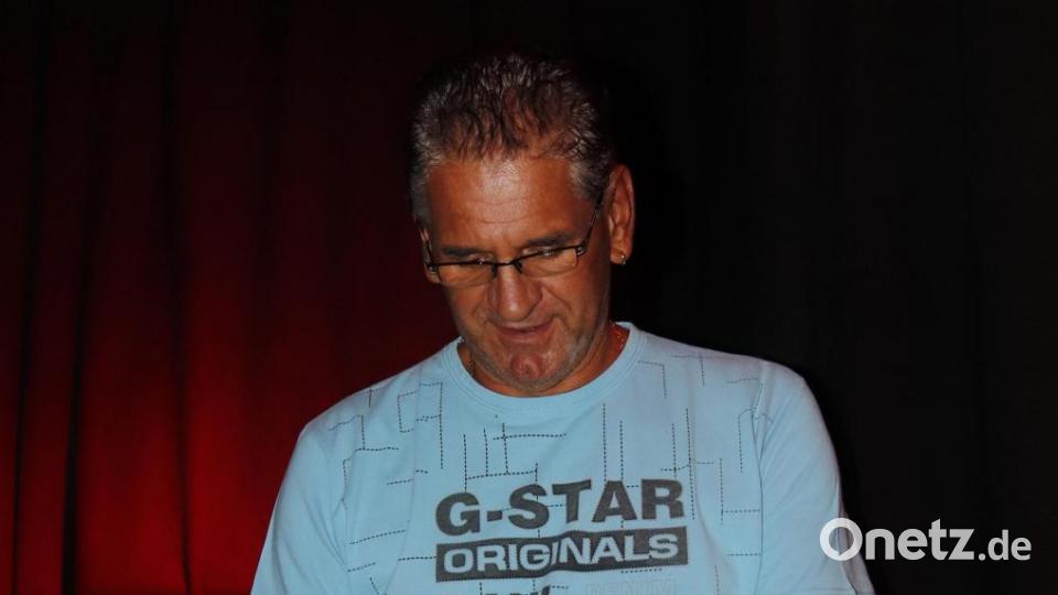 DJ Jürgen Baumgärtner bringt im Capitol die Luft zum Kochen. Bild: mfh