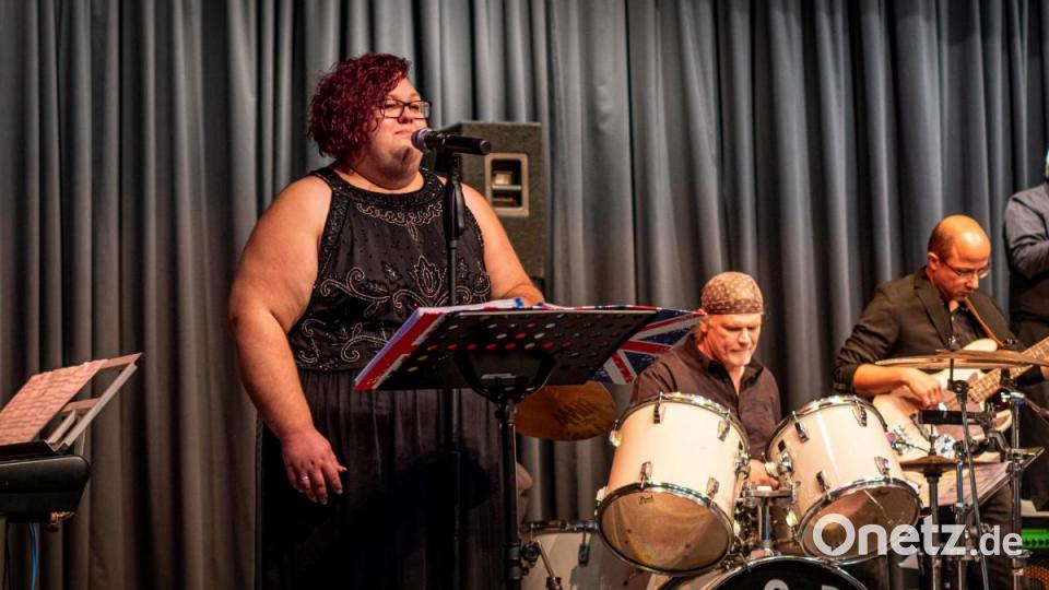 Ein großteils gelungener Abend mit viel ausgezeichneter Musik und hervorragendem Essen. Beim vierten Glenn Miller Dinner ist viel geboten. Und wer will, darf nicht nur zuhören, sondern kann auch die Tanzfläche erobern. Bild: pml