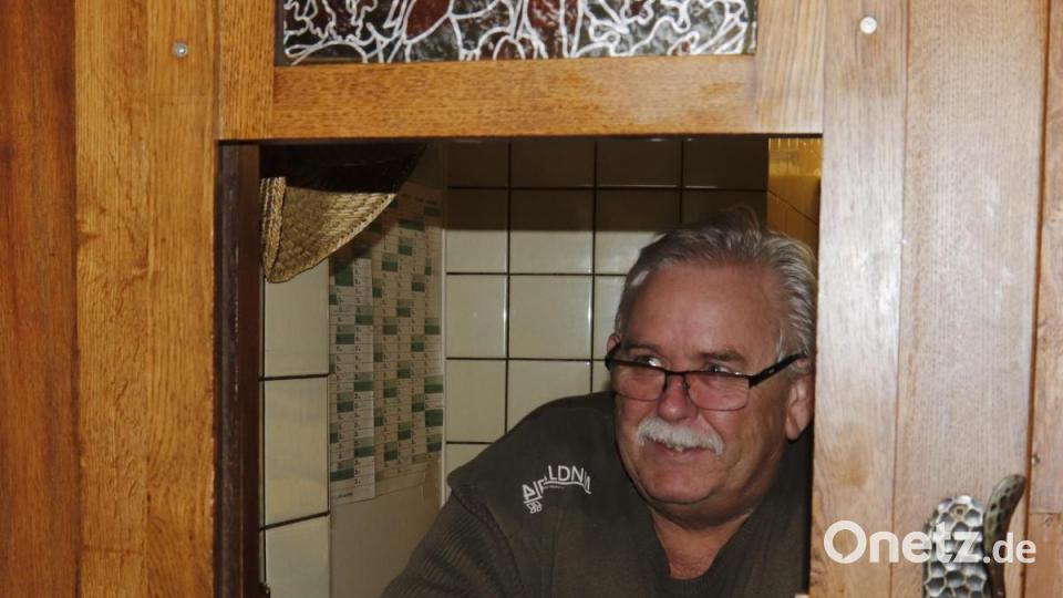 In der Zauberhöhle sorgt der Meister der Friteusen für Pommes in der Tüte. Bild: mfh