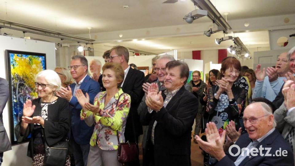 Die Gäste applaudierten den Künstlern und der Sängerin Luisa Zeitler stürmisch vor Begeisterung zu. Bild: ubb