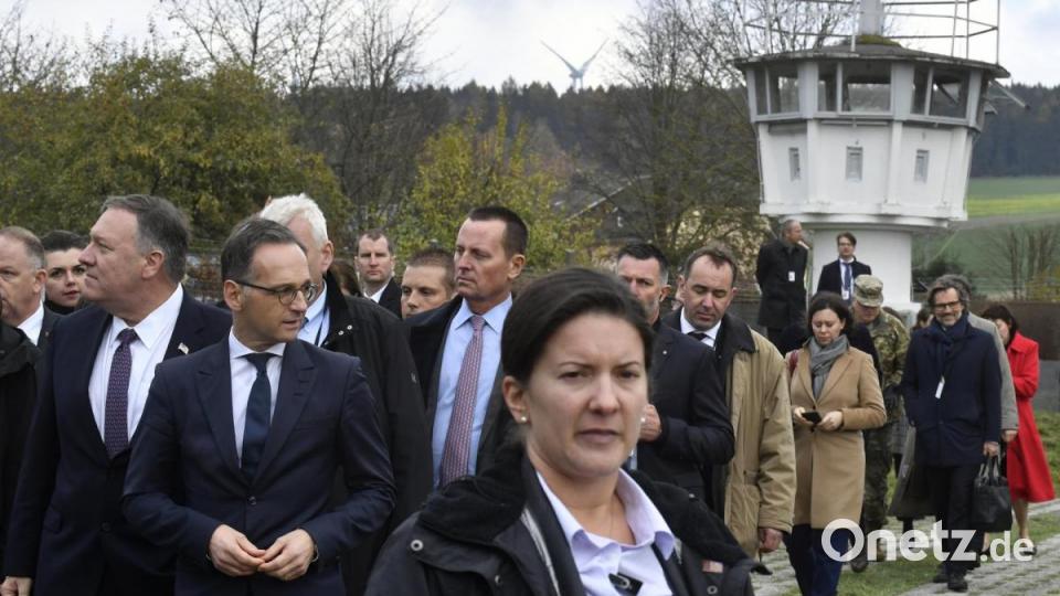 US-Außenminister Mike Pompeo ist am Donnerstagmittag im Rahmen seines Deutschlandbesuchs im Örtchen Mödlareuth eingetroffen. Das Dorf mit knapp 50 Einwohnern war zur Zeit der deutschen Teilung von einer Grenzmauer durchschnitten und hatte deshalb den Beinamen „Little Berlin“ erhalten. Bild: John Macdougall/AFP-Pool/dpa