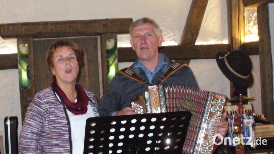 Richard und Gerlinde Werner kamen aus Schmidgaden zur Musikantenkirwa nach Röthenbach. Bild: ang